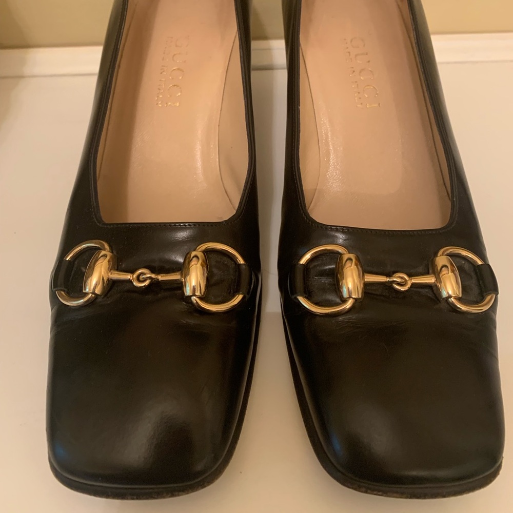 Beautiful Gucci women’s shoes size 7 1/2 B